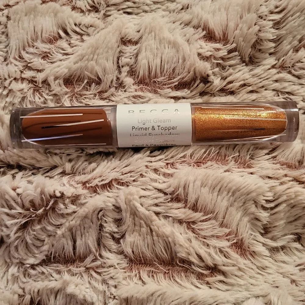 Becca Light Gleam Eyeshadow *RED STAR